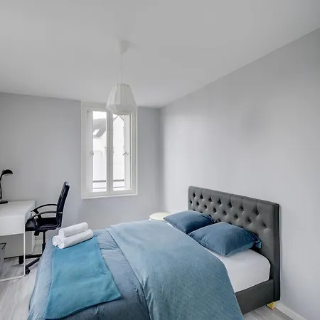 Chic And Spacious With Parking * Cergy