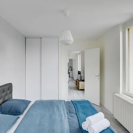 Chic And Spacious With Parking Appartamento Cergy